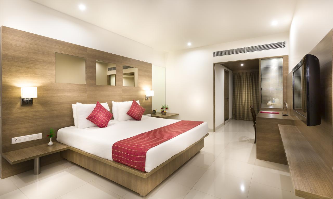 Regency Tiruttani By Grt Hotels Thiruttani Exterior photo