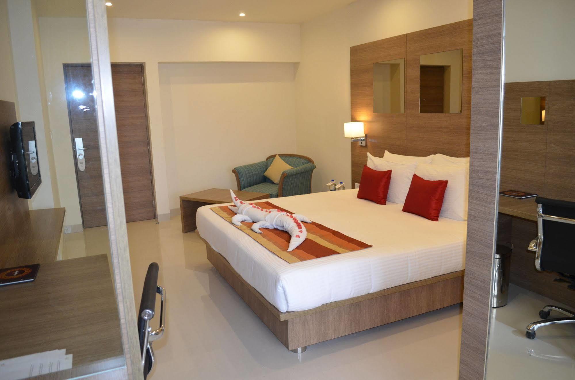 Regency Tiruttani By Grt Hotels Thiruttani Exterior photo