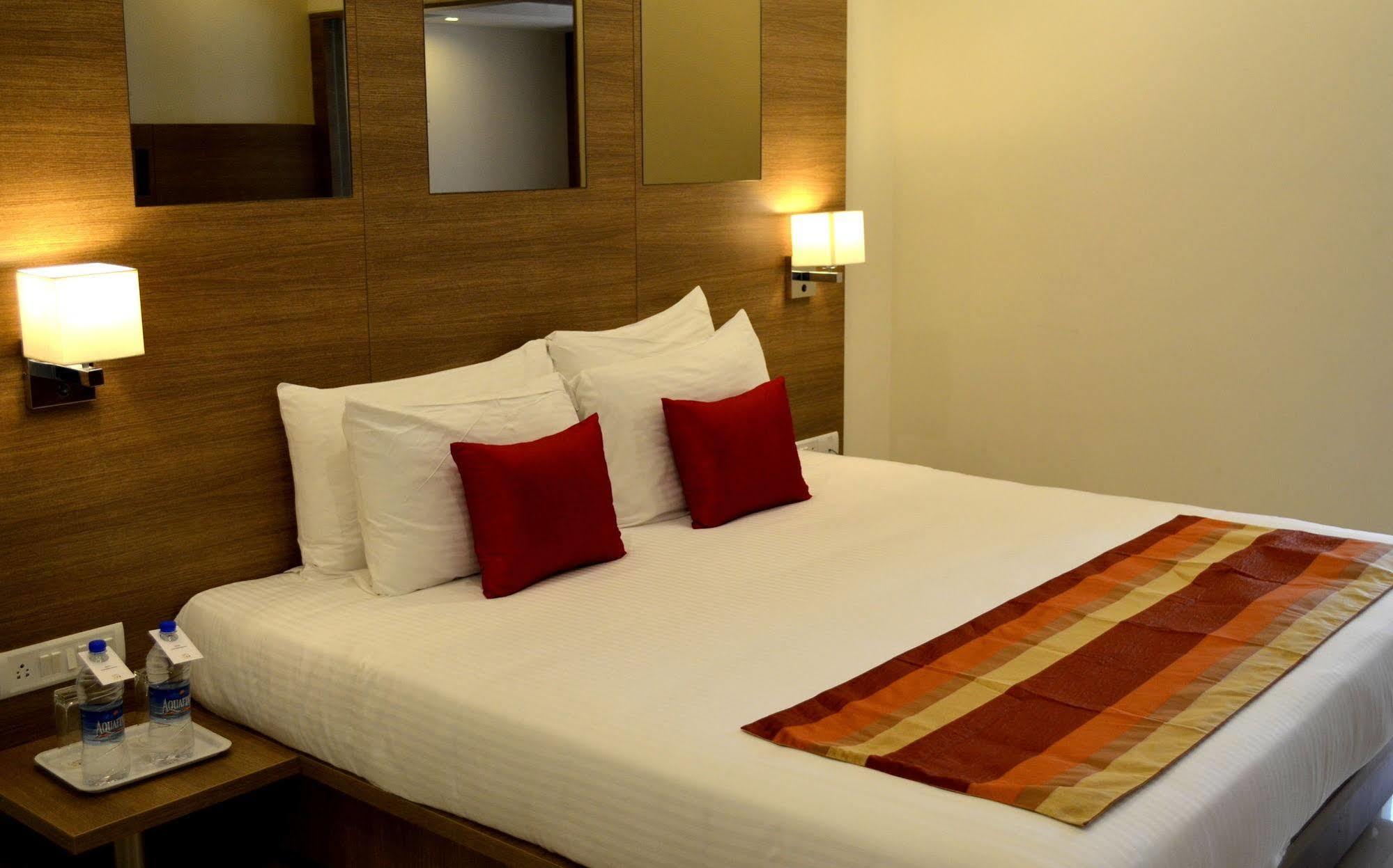 Regency Tiruttani By Grt Hotels Thiruttani Exterior photo
