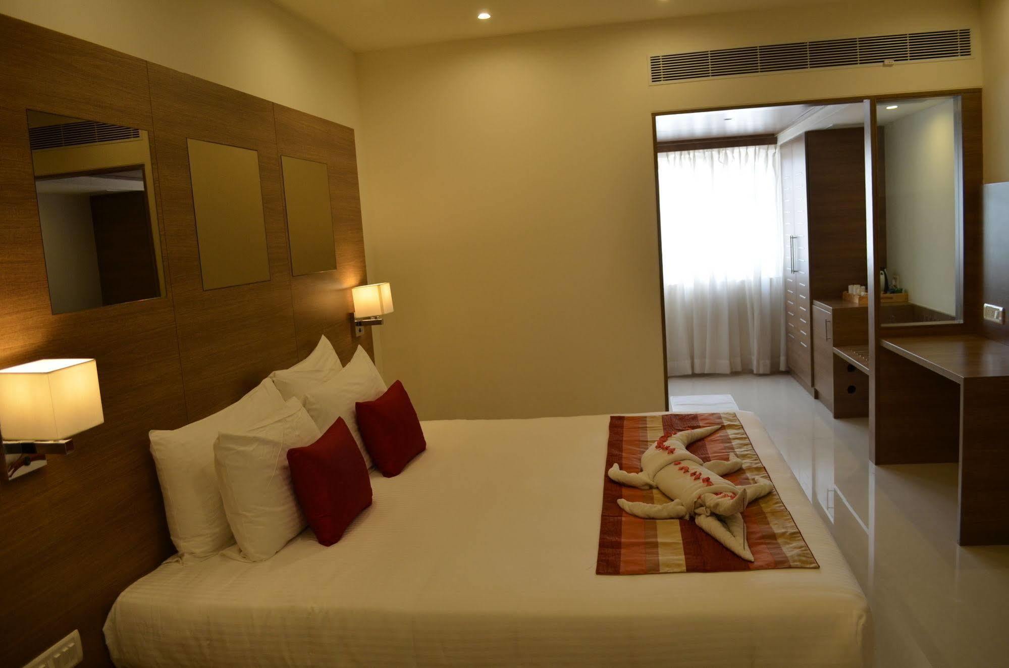 Regency Tiruttani By Grt Hotels Thiruttani Exterior photo